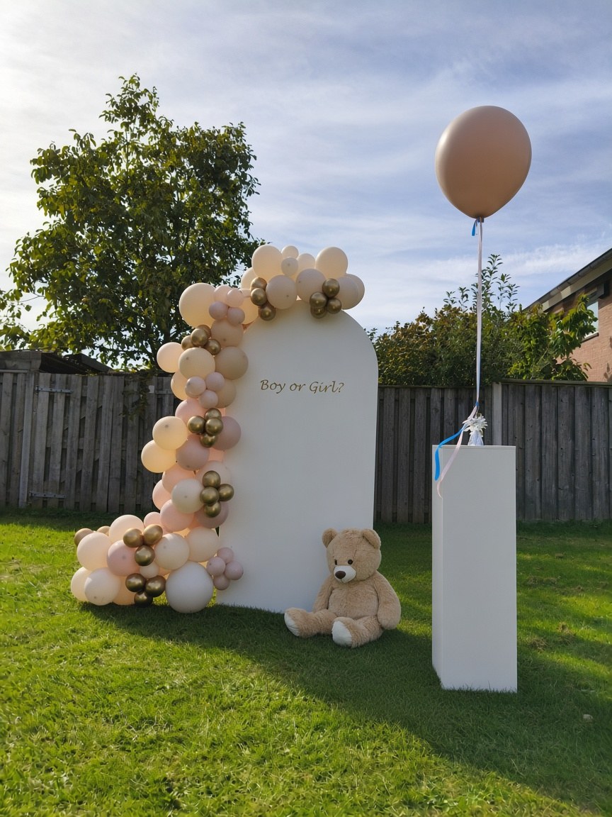 Feestpakket: backdrop Boy or Girl met organische slinger, teddybeer en revealballon